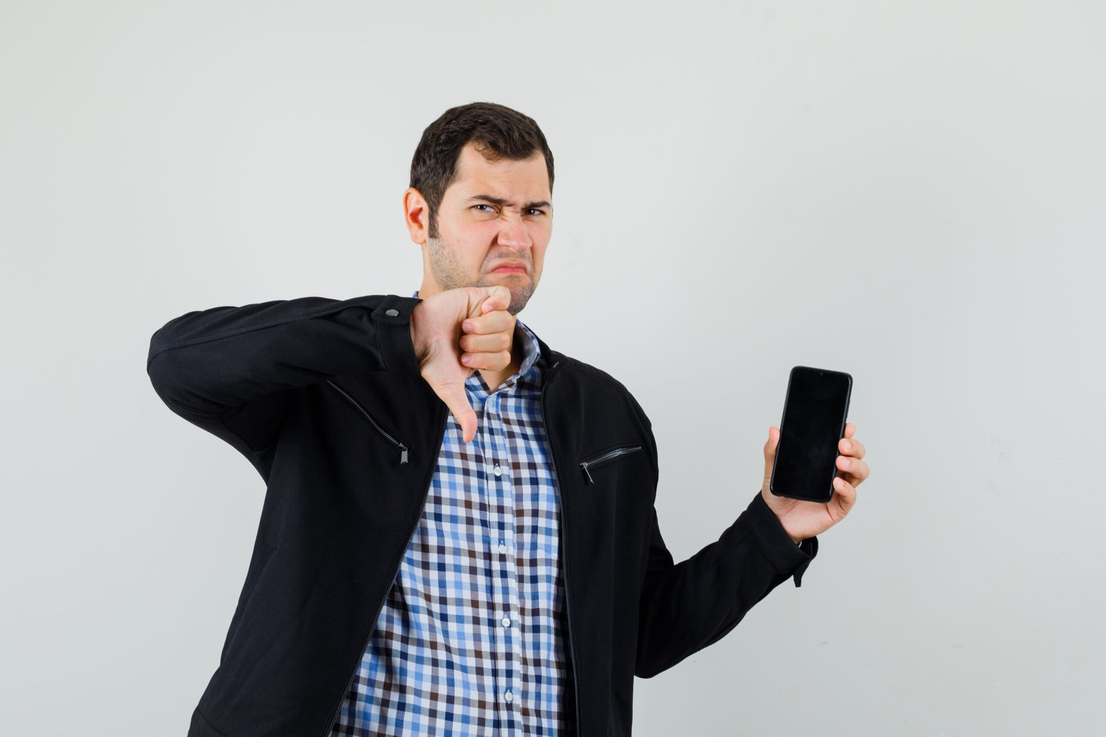 Common Mistakes That Lower Your Phone’s Resale Value